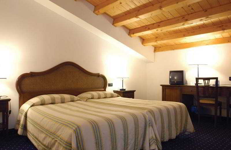 Hotel Claudia Augusta 3*