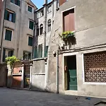 Carlo'S Studio By Venicevillas