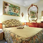 Regina Elena Apartment
