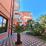 Residence Ipanema Il Mare A Due Passi Da Colla