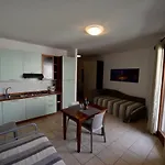 Angolo Lake Studio
