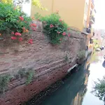 Charming Flat With Terrace Over The Canal