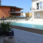 Aura Ar Holiday-Home