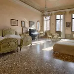 Vintage Venice Apartment