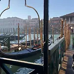 Venezia - Ca' D'Oro: Bella Casa Con Terrazzi