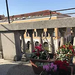 Venice Homes & Holidays Art District