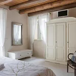 Corte Dei Soavi-Family Rooms & Apartments