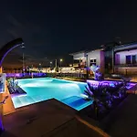 Una Terrazza Sul Lago A2 Con Piscina By Wonderful Italy
