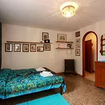 Santi Apostoli Home By Halldis