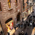 Domus Verona - Incantevole Residenza Difronte A Casa Giulietta