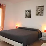 Elis' Rooms