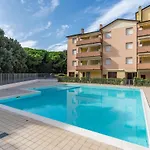 Amazing Apartment In Rosolina Mare With Kitchen
