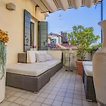 Colleoni Apartment With 2 Superb Terraces