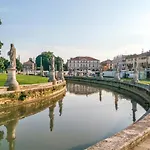 Lovely Apartment In Montagnana With Wifi