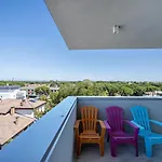 Planet Suite 504
