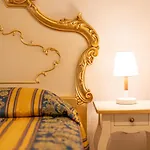 Ca' Leoncino - Venice Canal Front Apartment