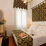 Unahotels Ala Venezia-Adults 16