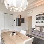 Corte Cappuccina 14 Elegant Apt Con Parcheggio!