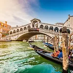 Rialto Apartment Near The Grand Canal Ac Wifi