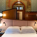 Eight Venezia