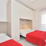 Modern Two-Room Apartment Condominio Nautilus Bibione