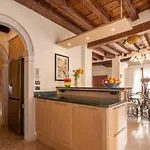 Garden Mansion With Private Mooring R&R