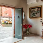 Garden Mansion With Private Mooring R&R