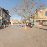 Grifalcon D'Oro - Venice City Center