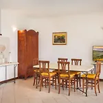 Regina Gardesana Apartment With Pool