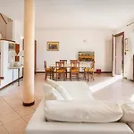 Regina Gardesana Apartment With Pool