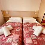 App4Rent Saturno 4 - Family Apartment, Wifi, Parking