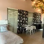 Room In Bb - Casa Belvedere - Complimentary Wifi And Private Parking