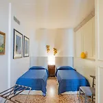 Sartor Apartment With Canal View And Private Court