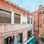 Arsenale Duplex Apartment