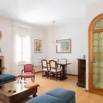 Classy Spacious Apartment Close To St.Mark Square