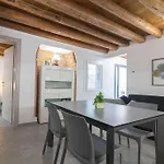 Ca' Dei Storneloni Apartment