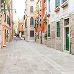 Dream'S Door With Canal View In Venice