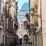 Vicenza-Elegant&Central Apt Near Basilica Palladio