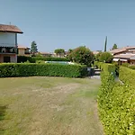 Residence Con Piscina A Garda