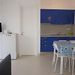 Modern Apartment In A Quiet Area - Beahost