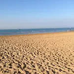Enjoy A Sea View Terrace Near The Beach