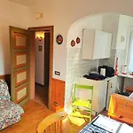 Luminoso Ed Accogliente, Centralissimo Appartamento Indipendente