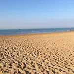 Relax In Our Gorgeous Flat On The Coast