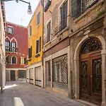 Castello Apartment With Garden R&R