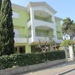 Flat With Large Terrace In Bibione - Beahost