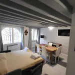Otto House Apartment