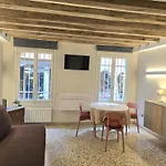 Cozy Studio With Canal View