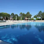Relax And Enjoy In A Pool Paradise - Beahost