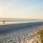 Spacious Apartment Close To The Beach - Beahost