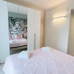 Seafront Modern Farmont Flamingo Suite